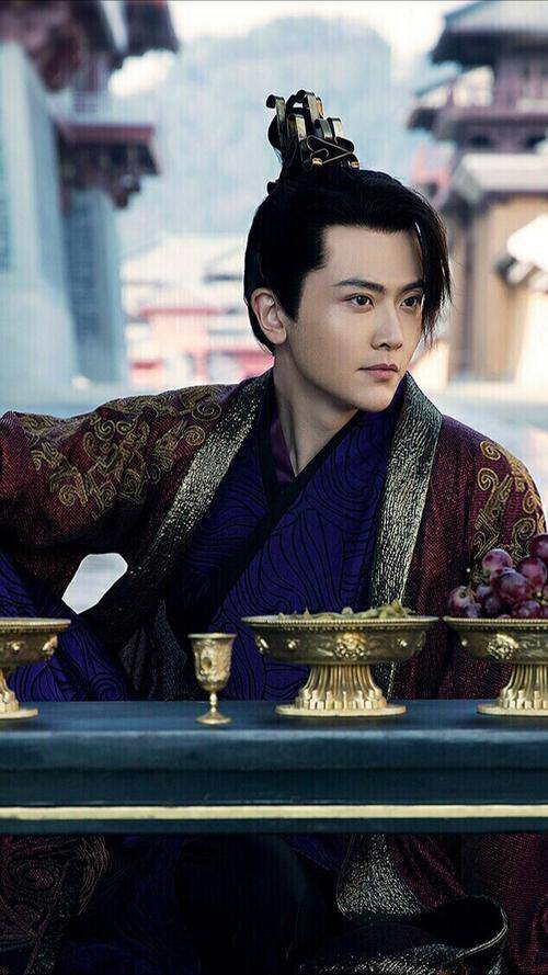 最后,他还留了第四路预备队,由何张徐曹四位大神坐镇,四个八品强者