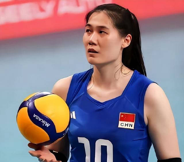 王云蕗回应批评引发争议,中国女排边攻手状态受关注