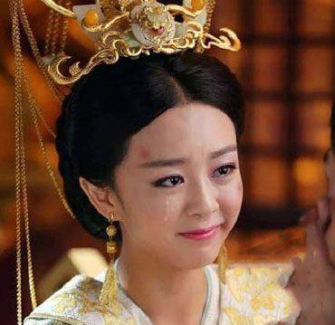 的母亲宇文娥英身份更加尊贵,她是北周宣帝宇文趕和皇后杨丽华的女儿