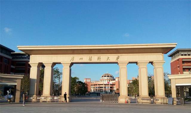 医学院校临床实力百强榜:北京协和医学院仅第3,湘雅医学院第10