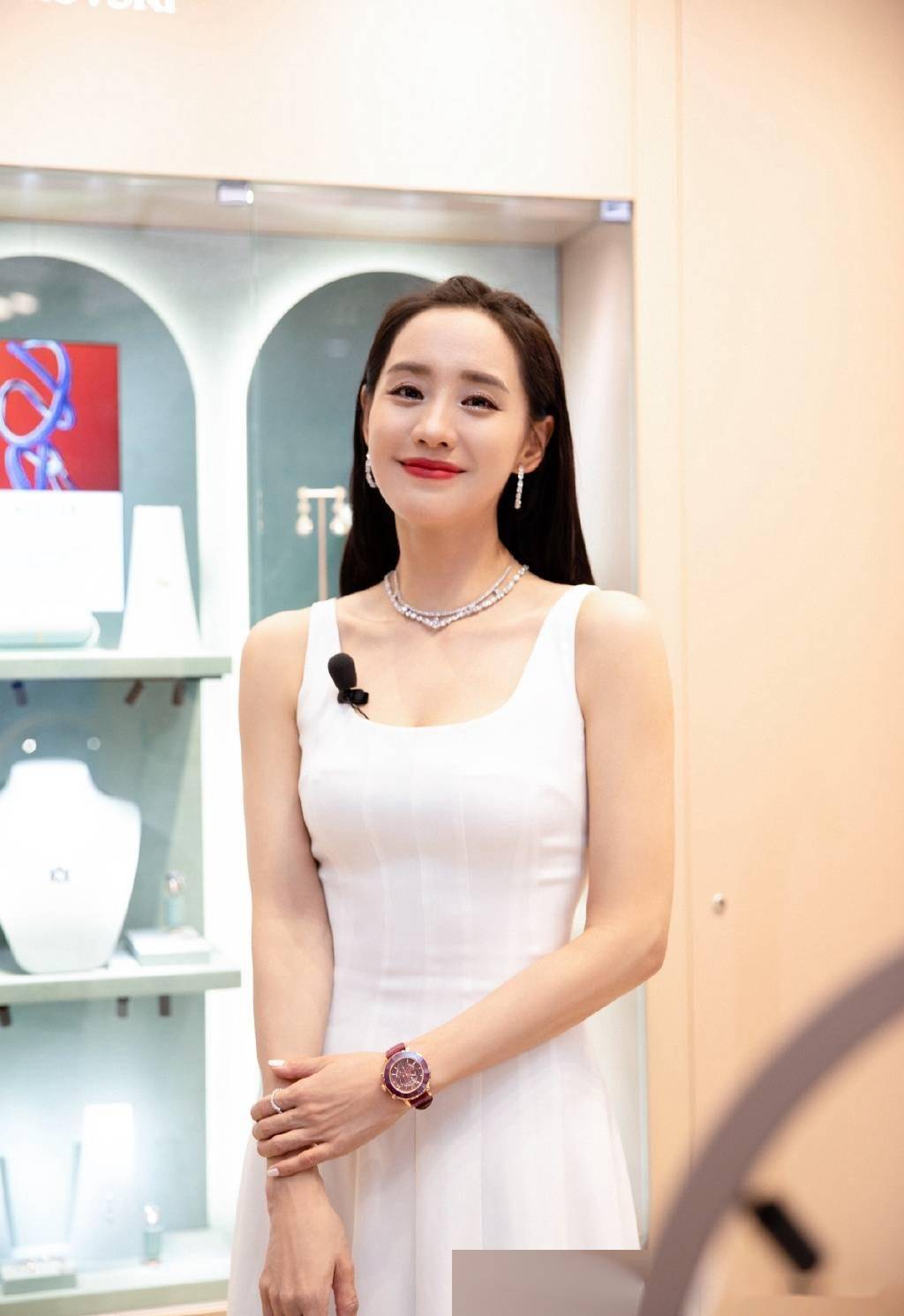 惊艳41岁王智魅力四射,性感饱满让人无法忽视!这谁顶得住!