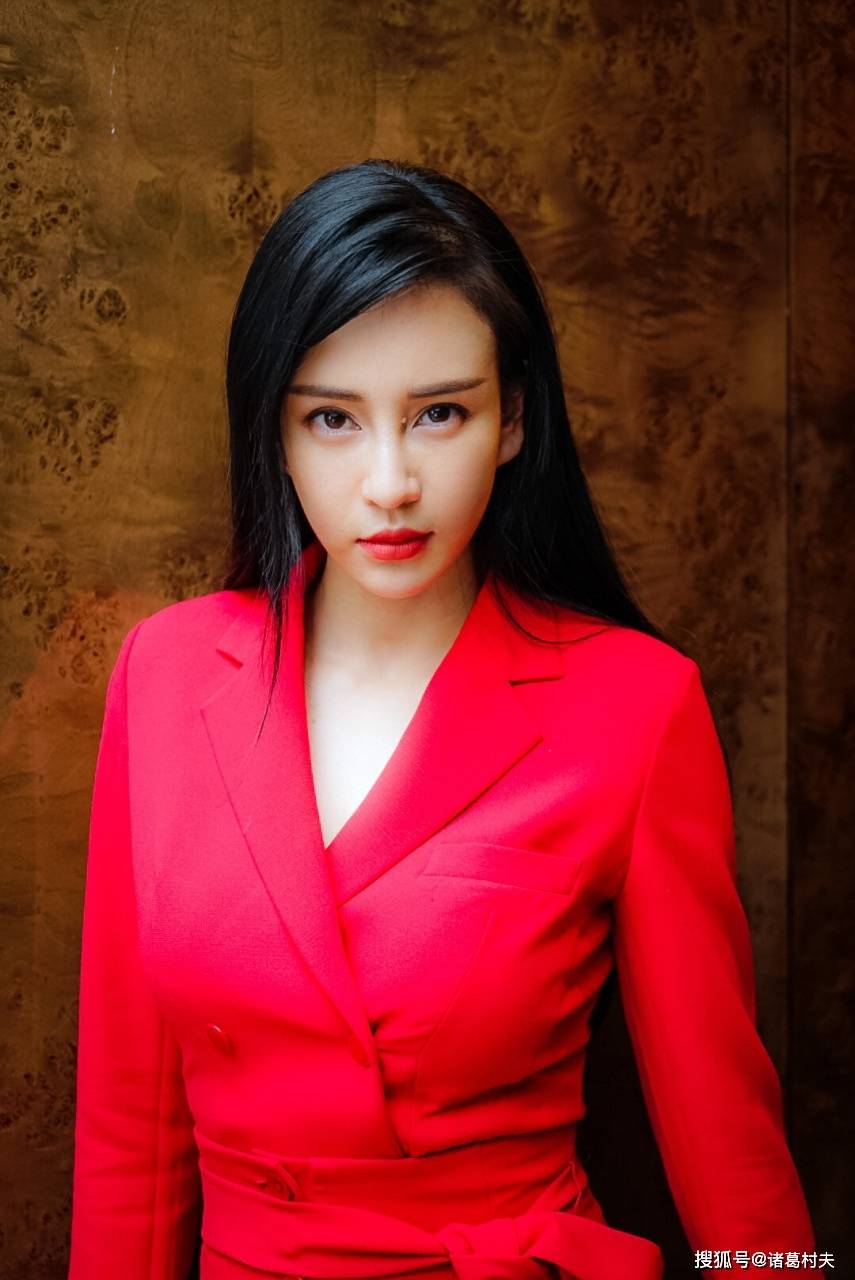 母其弥雅这身材,究竟谁顶得住嘛!