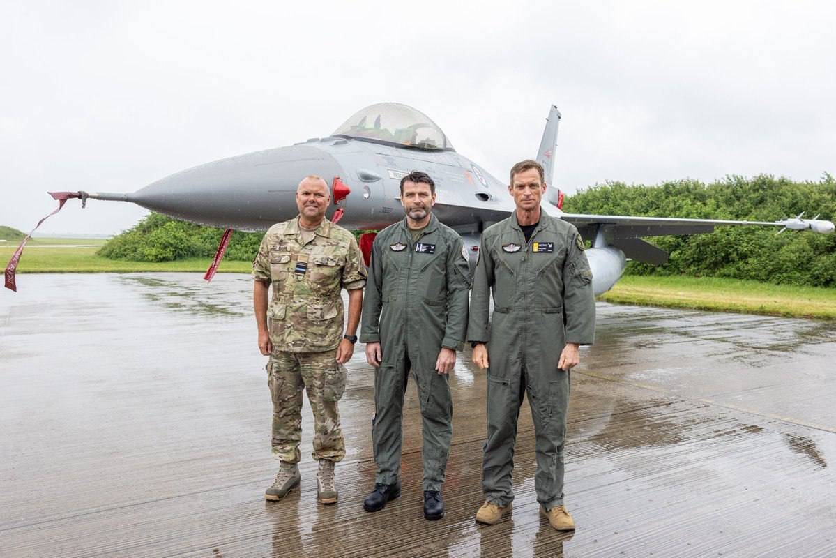 俄警告北约,f16若飞入立刻击落,炸光所有机场,让f16无法落地