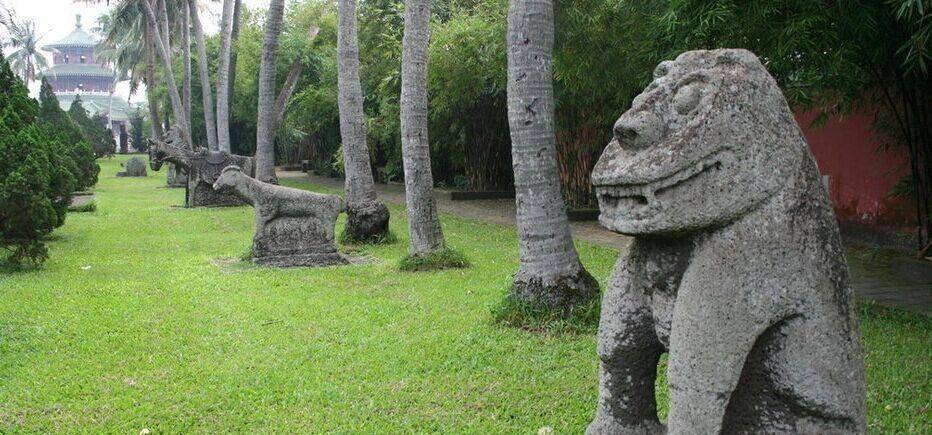 特殊时期,海瑞墓地遭到严重破坏,海瑞遗骸被挖出后游街,最后被焚烧