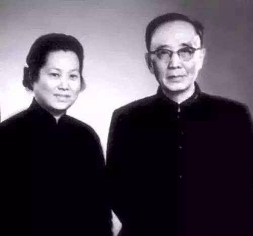 郭沫若小24岁妻子于立群:年轻时真漂亮,图9书法远超如今书法家