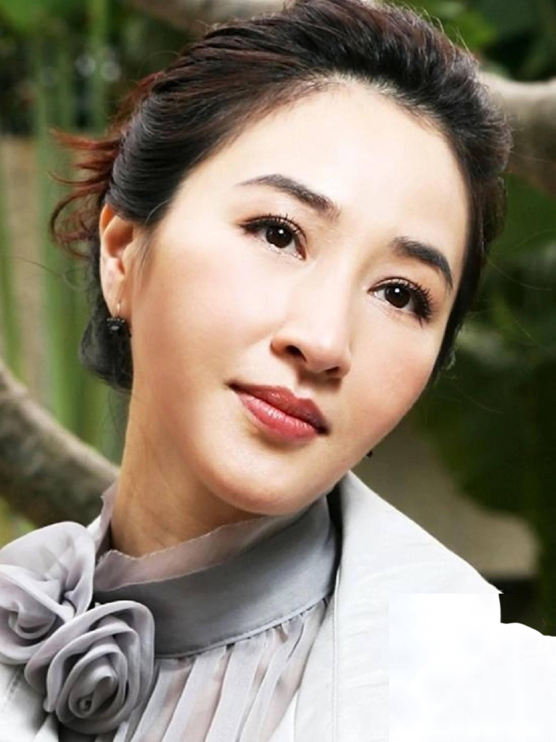 女神关咏荷34岁写真大赏,性感妩媚,美貌才华的完美展现!