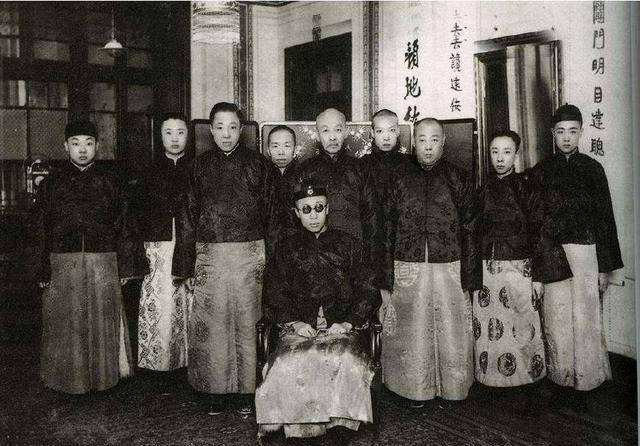 活到2004年,临终前说清朝皇族或是历史罪人_皇室_爱新觉罗·_教育