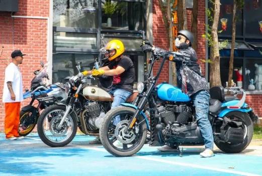 三里营南路以南,东邻仕奇公园,前身是呼和浩特市制锁三厂