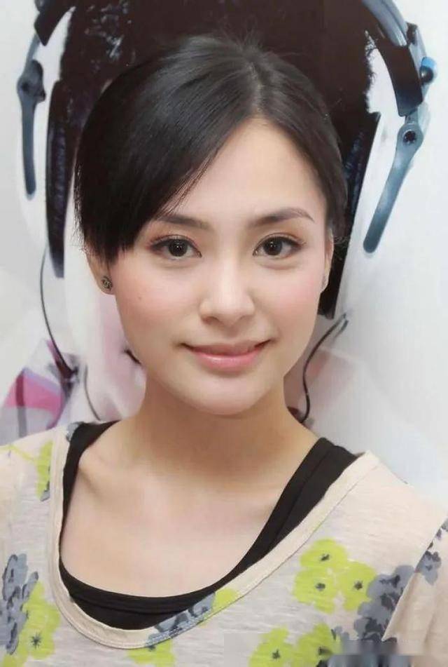 看看42岁的钟欣桐,就知道什么是真正的女神!这谁顶得住!