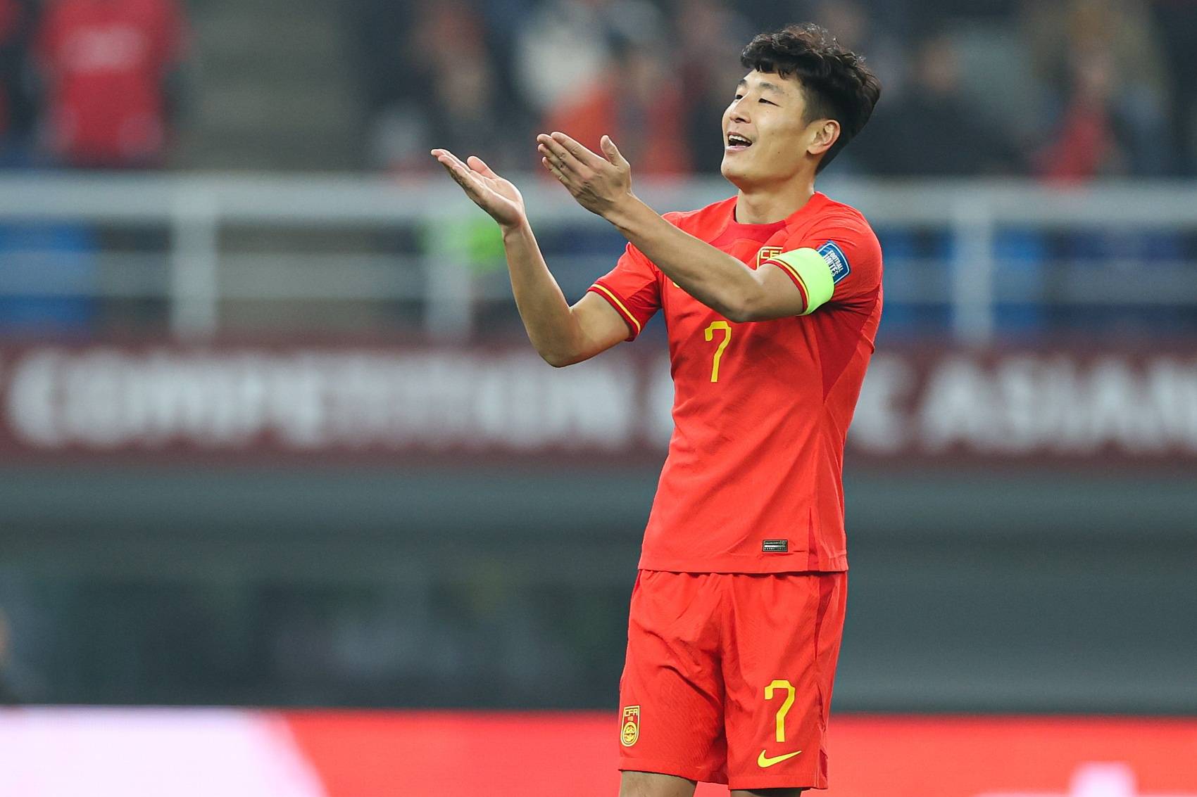 下午5点,中国男足传来坏消息:阿兰王大雷遭打击,伊万这回麻烦了