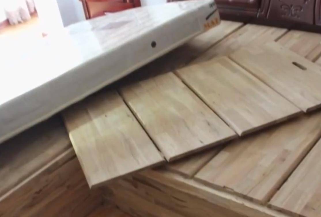 原创            2015年，辽宁老人将162万现金藏在床底，回家后发现被偷-2015年度福布斯中国原创文学风云榜