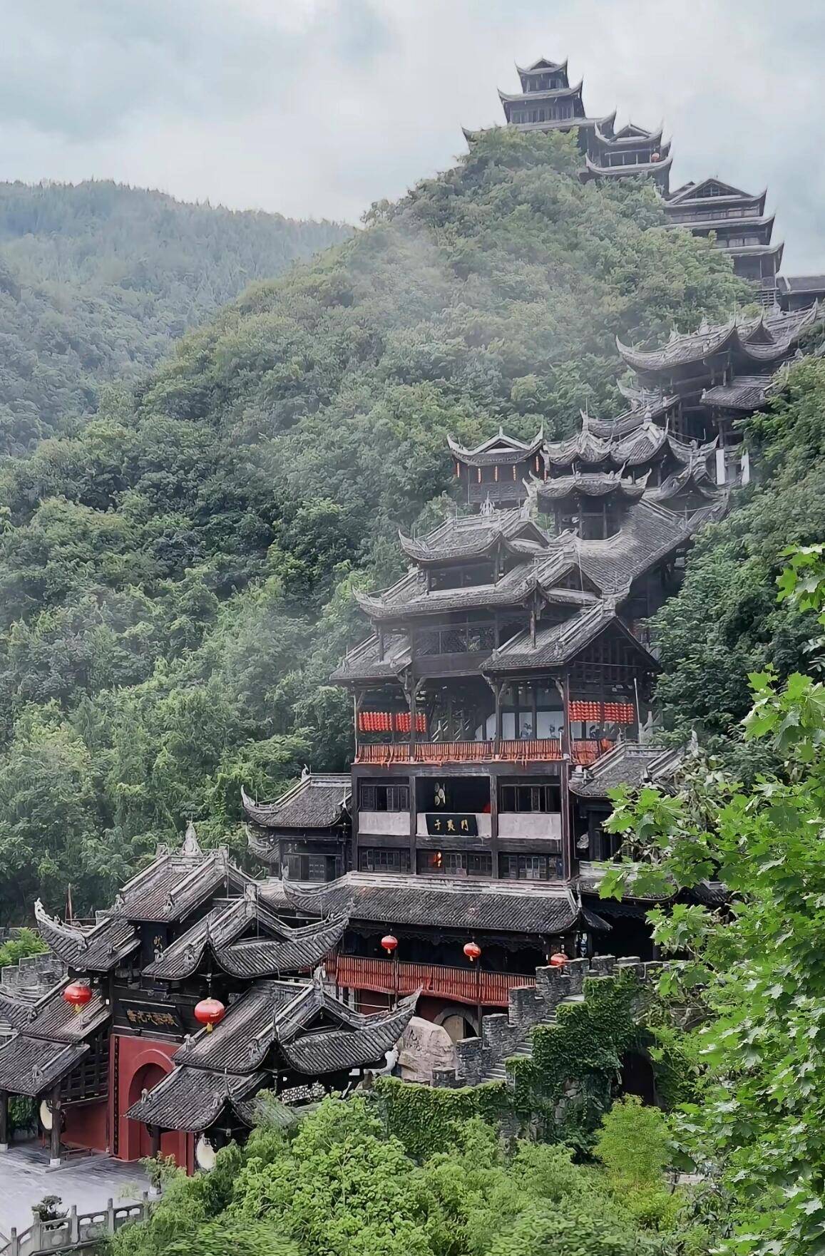 重庆旅行社报价5天费用,重庆5天4晚游玩路线分享全面解答