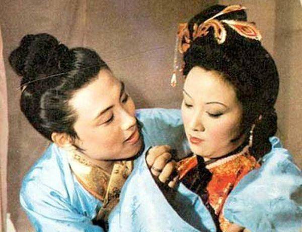 贾琏到底有多渣?女儿出花,媳妇供着娘娘,他竟趁机和多姑娘偷情