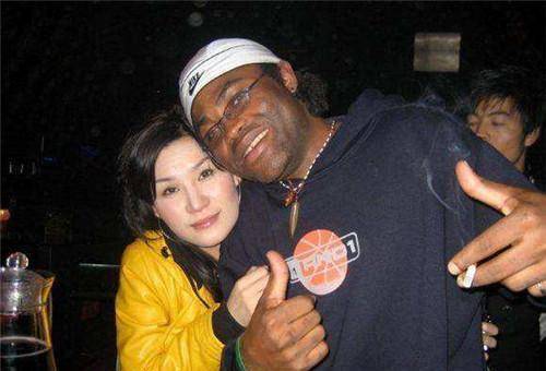 中国女孩远赴非洲嫁47岁黑人皇帝,如今过得怎样_林碧春_博卡_中非地区