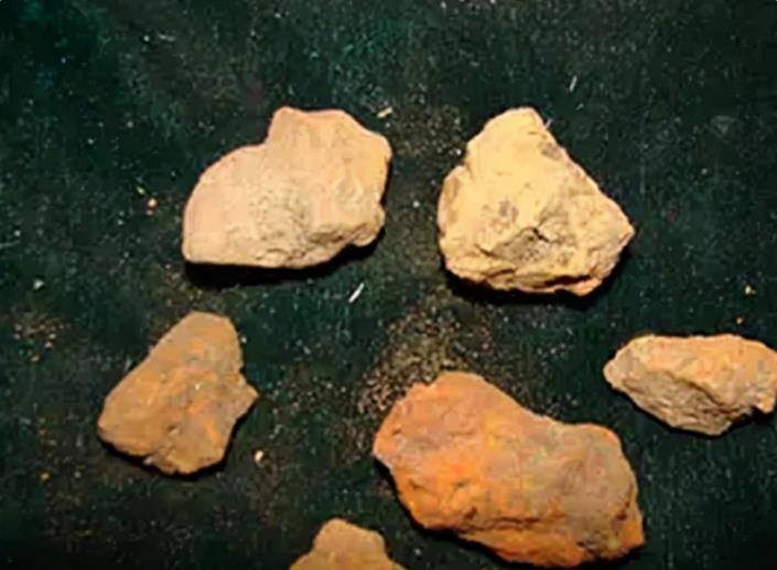 河北农妇樊千荣:自小酷爱吃土,50多年吃掉5吨,今60岁身体硬朗