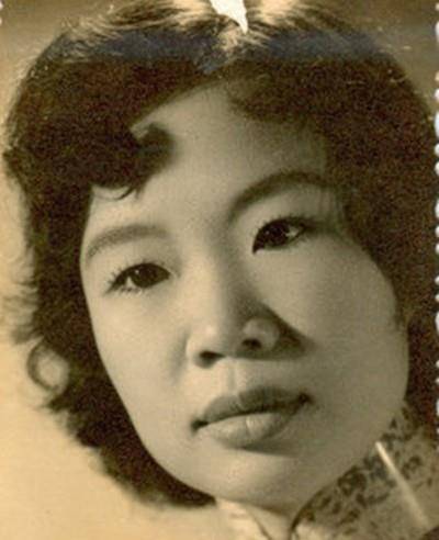 黄小兰1955年,他又娶了一个离过婚的越南女子裴梦蝶,裴梦蝶非常会讨端