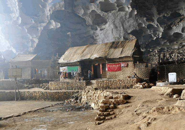 男耕女织不愿搬迁,最后政府修建观光索道_中洞_苗寨_生活