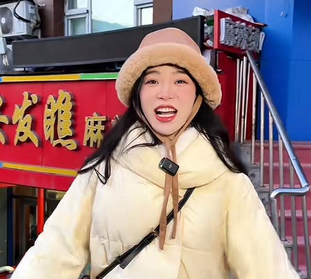 网红小贝饿了官宣产子!顺产6.8斤高53,孕期吃重盐重辣一切正常