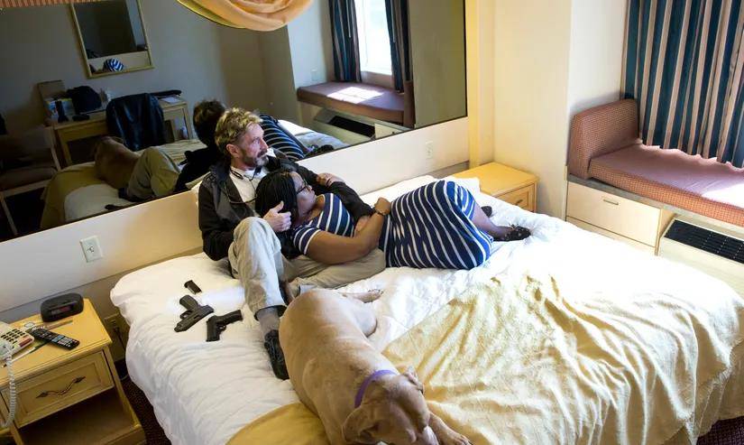 2013年,在外面生活多年的迈克菲又选择回到了美国生活.