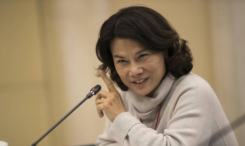 2005年,董明珠在办公室怒吼:你们9亿就要把格力卖给老美,休想