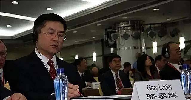 06年,美国首位华裔州长骆家辉回台山祭祖:我是百分之百的美国人_中国