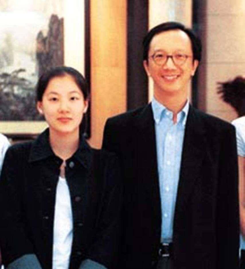 梁锦松:立业后娶奥运冠军,婚后却不改风流与妻子闺蜜暗通款曲?