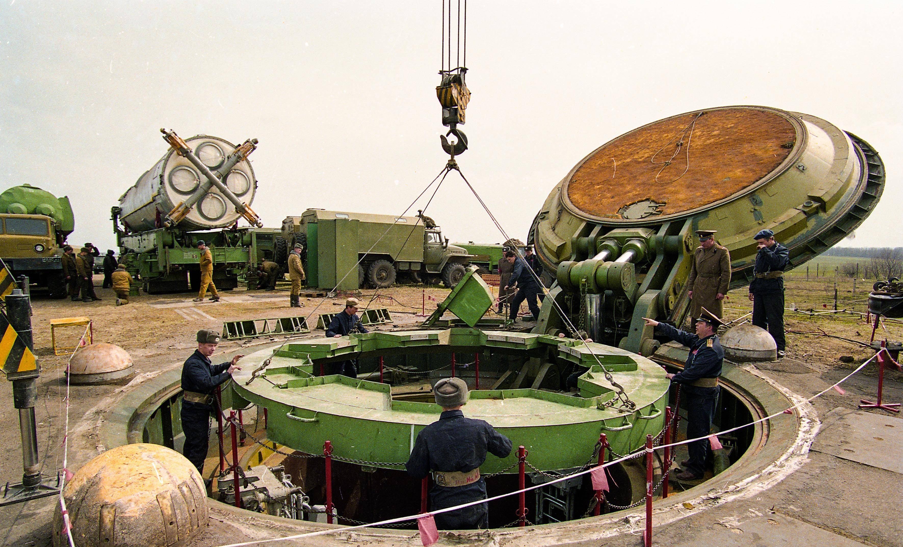 可怜克拉夫丘克,虽有不想寄居人下的野心,却始终未能摆脱一味追随大哥