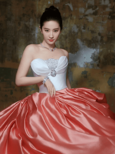 刘亦菲:从"小仙女"到"自洽女王",她如何诠释当代女性的自我成长?