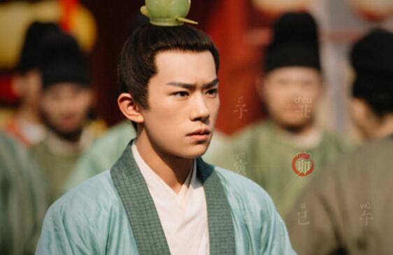 《长安十二时辰》:易烊千玺演的李必,在历史上很牛!_李泌_太子_宰相