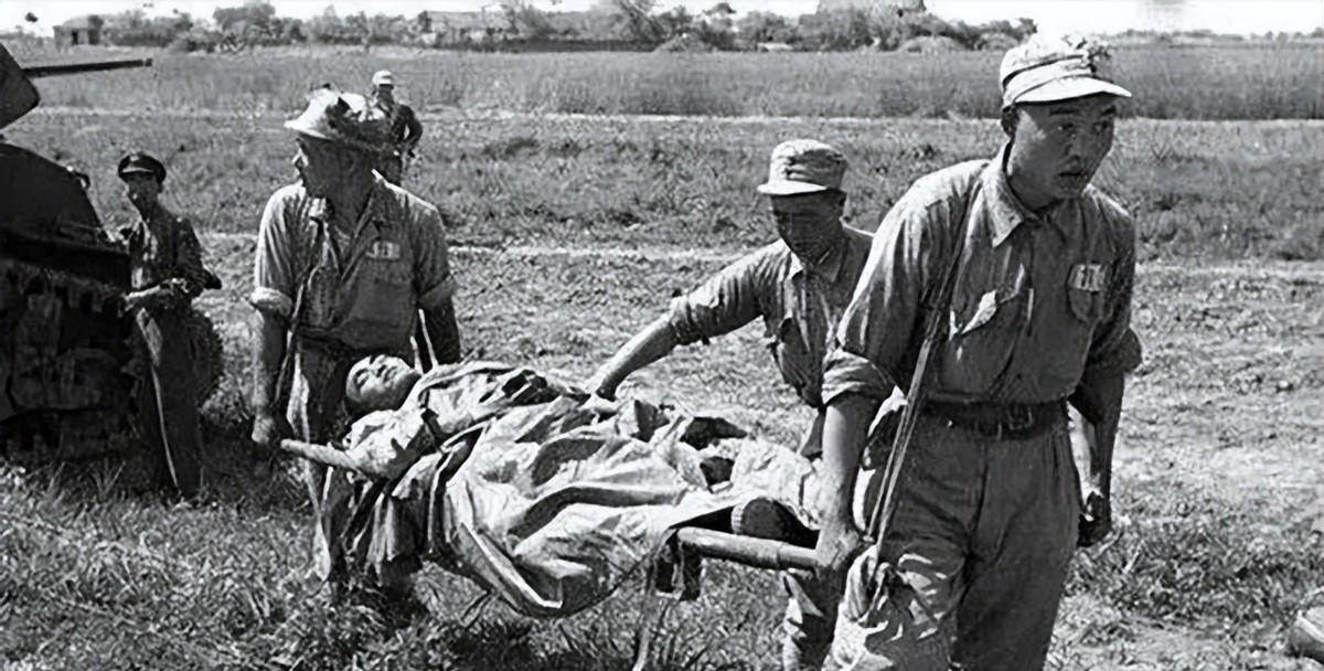 三个女兵见到什么情景大受惊吓?部队一举措令人肃然起敬