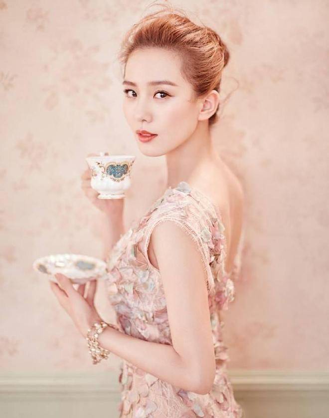 刘诗诗真人有多撩?当她的10年前的照片流出,吴奇隆我恨死你了