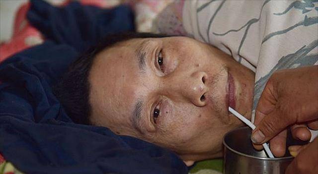 江西农妇不顾家人劝离,照顾瘫痪丈夫25年,儿子争气成交大博士