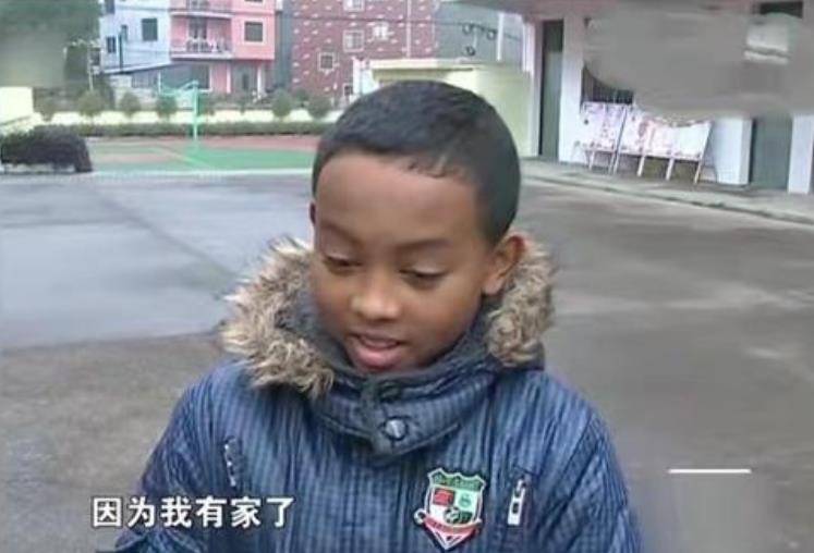 2010年,浙江农村奶奶收养的黑人男孩,如今为报恩立下目标考浙大_巴比