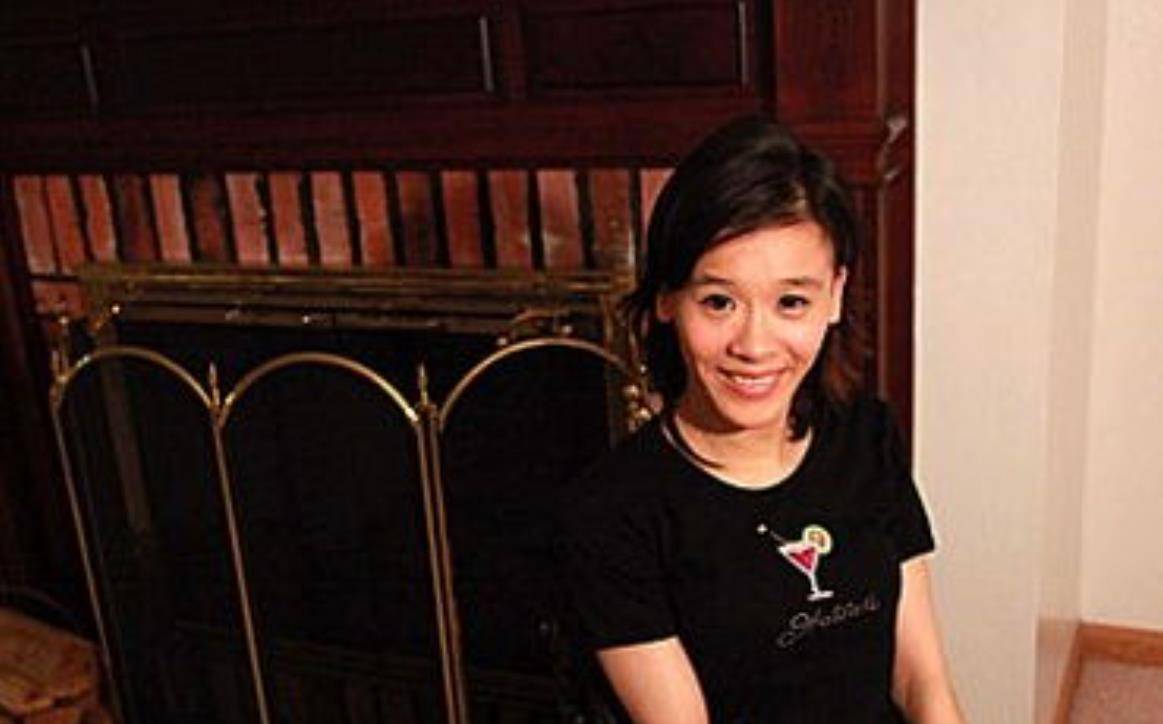 体操女孩17岁因伤截瘫,经纪人离婚守护她20年,却被骂忘恩负义_桑兰