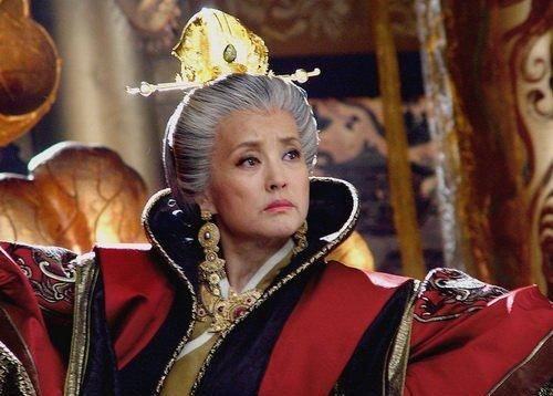 然而,武则天在临死前还是做回了李家媳妇,还做出了一个重要决定,"去帝