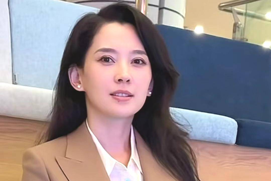 不仅气质神似三星长公主,独立且清冷,而且撞脸了章子怡,李冰冰,林志玲