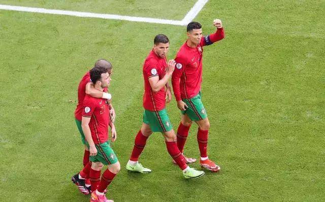 欧洲杯热身赛:c罗挺身而出,葡萄牙连击爱尔兰