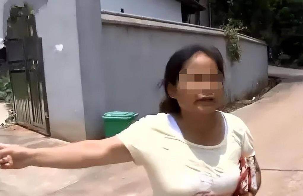 19年男子意外车祸身亡,弟弟哭着为他办葬礼,警方却为其带上手铐