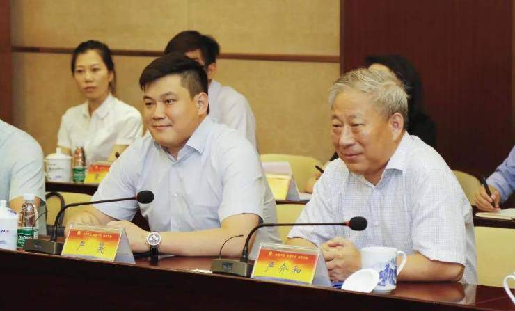 江苏首富严昊:34岁身价1200亿直逼王健林,结婚时美国总统捧场_严介和