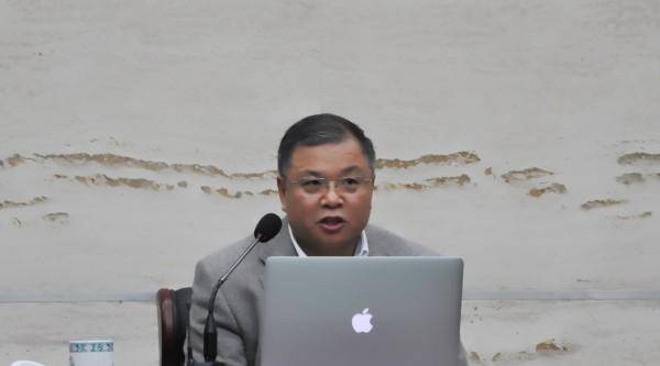 他时刻牢记自己的使命,是要为祖国带来先进的技术,因此因果利兹大学