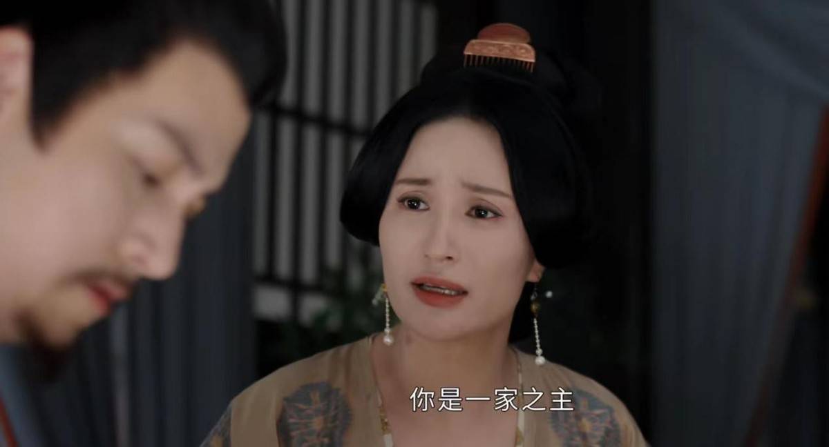 这样一个当面一套背后一套的角色,被万美汐演绎的更加招人恨了,明明