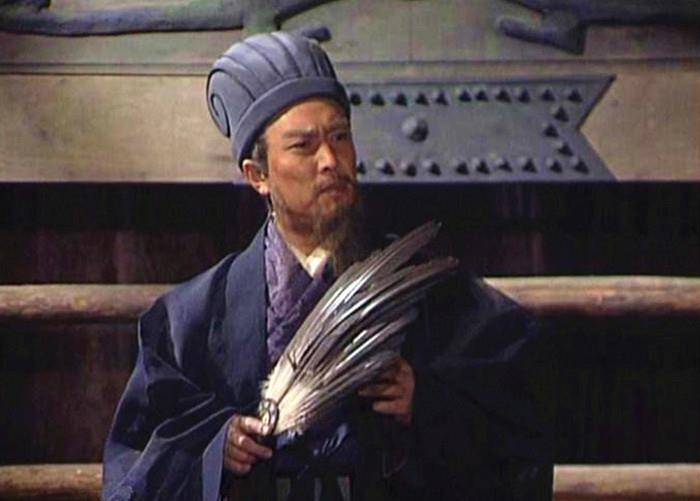 东汉末年,皇权衰微,群雄逐鹿中原,都想从中分得一杯羹.