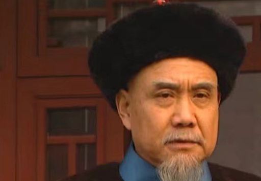 老谋深算的佟国维烧八爷的热灶,让侄儿隆科多去烧四爷的冷灶!