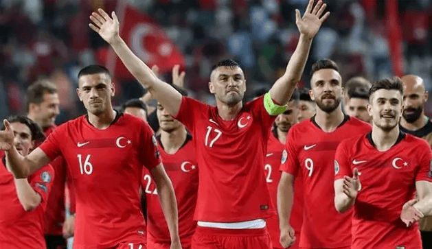 波兰vs土耳其 波兰队晋级之路坎坷