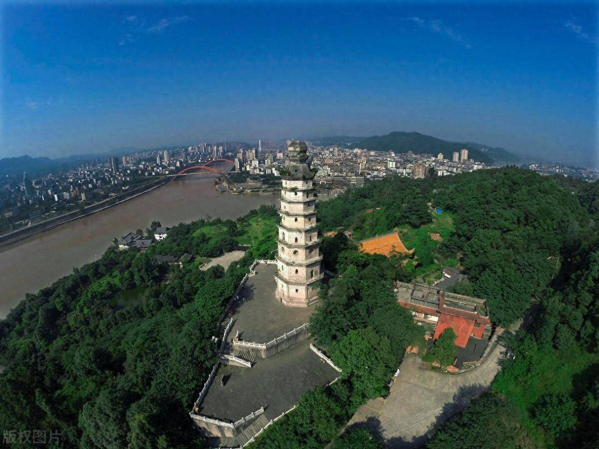 年种茶史,是国家历史文化名城,自古素有"万里长江第一城","中国酒都"