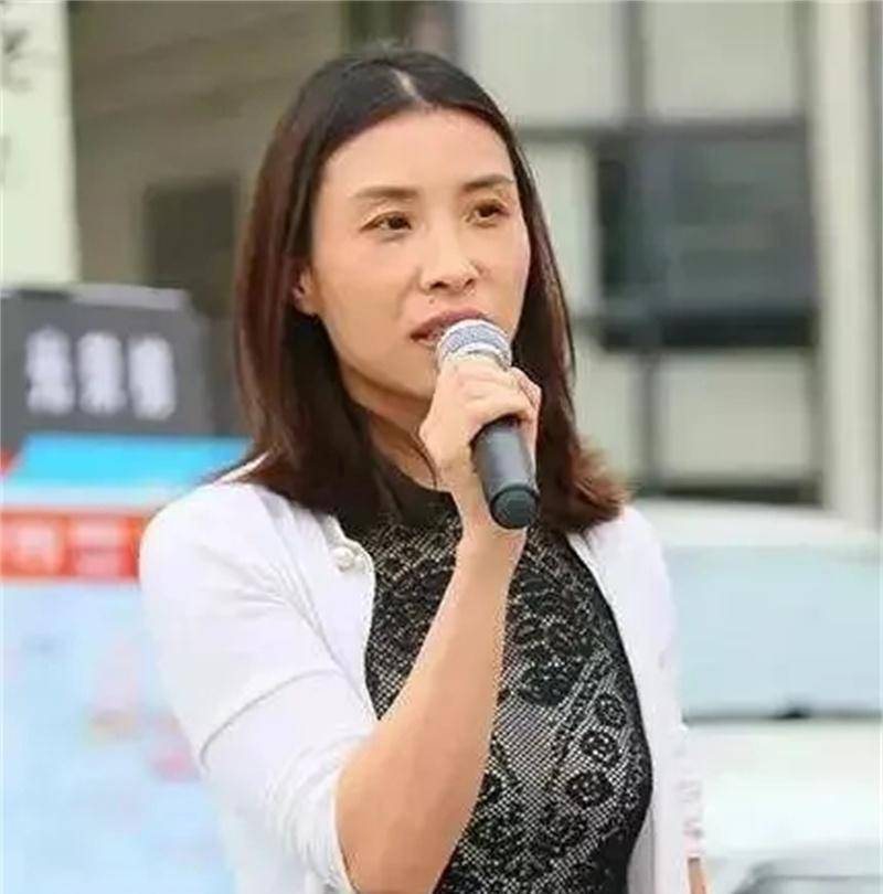 陈小英而直到此时,有关聂腾飞的死因的流言蜚语都未曾间断.