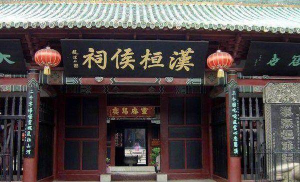 实拍三国名将张飞的两座墓地:一座埋头颅,一座埋身体,令人心酸