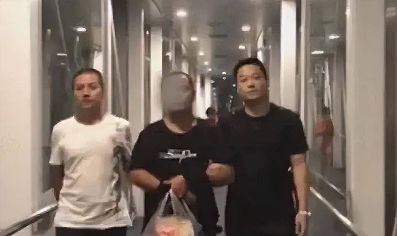 19年厦门警察患白血病,他抓回的逃犯称:我愿把我的骨髓捐献给他