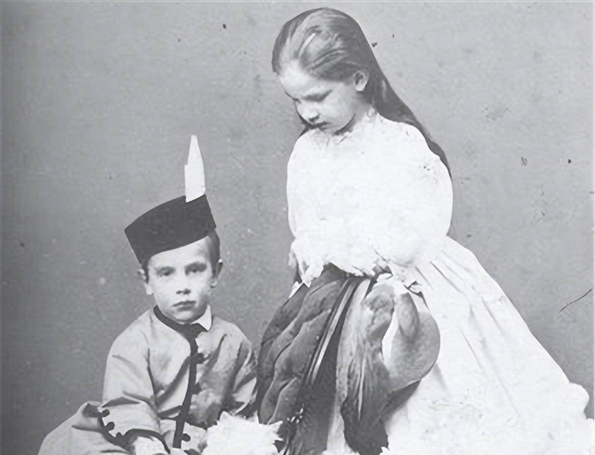 茜茜公主:被称为欧洲百年第一美人,15岁嫁入皇室,61岁死于刺杀