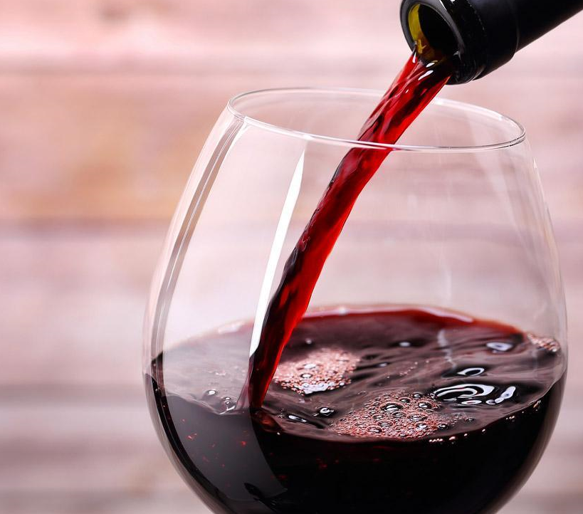 酒桌上的"倒酒"礼仪,该咋做最合适?学问大了,不懂别再瞎出头